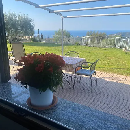 Casa Vista Mare - Superb Garden And Parking Included Semesterbostad Imperia