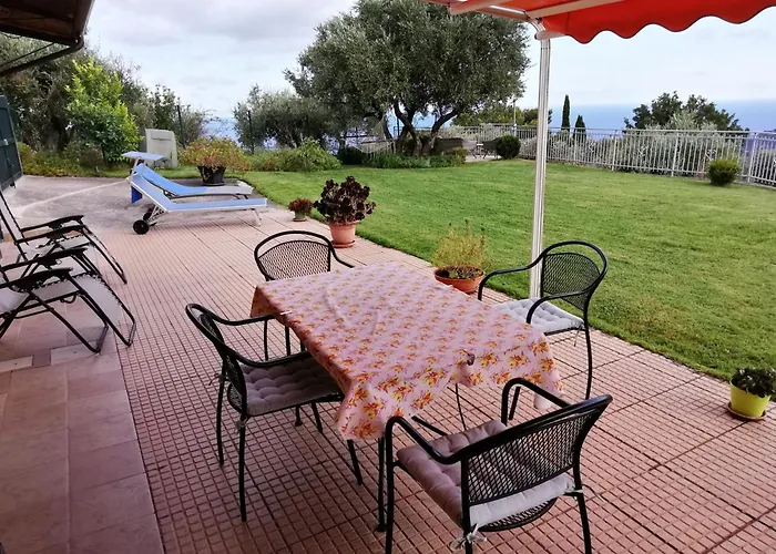 Casa Vista Mare - Superb Garden And Parking Included Σπίτι διακοπών *