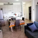 Casa Vista Mare - Superb Garden And Parking Included