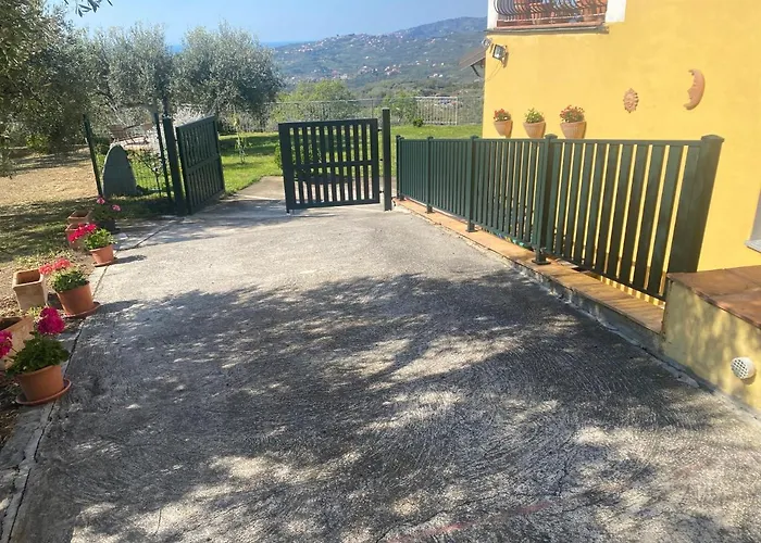 Casa Vista Mare - Superb Garden And Parking Included Holiday home Imperia